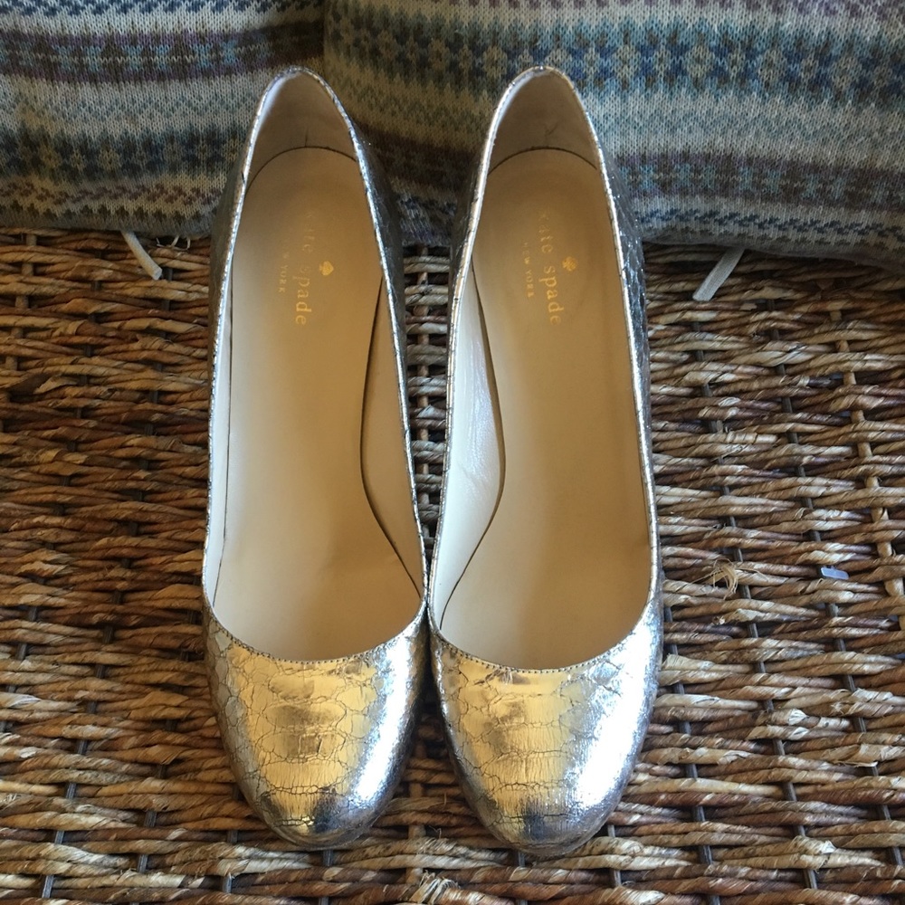 Kate Spade heels ❤️ - Picture 2 of 8